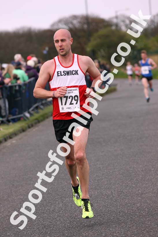 North Tyneside 10k Road Race, Whitley Bay. Photo: David T. Hewitson/Sports for All Pics